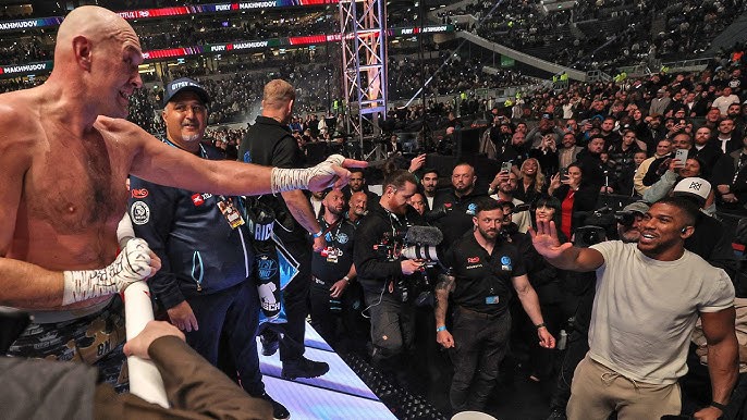 Frank Warren Gives His Take on Tyson Fury vs. Anthony Joshua Showdown
