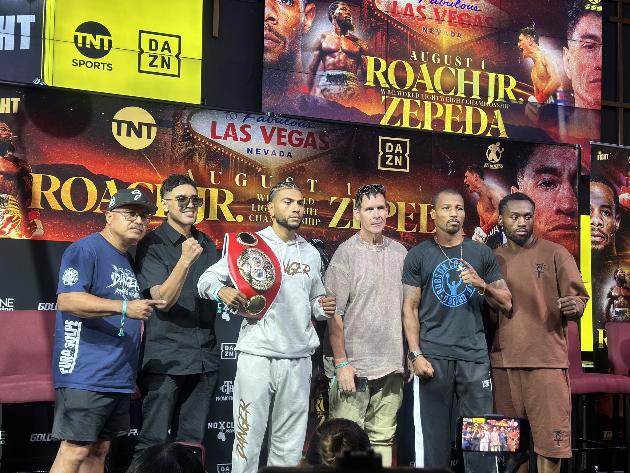 Muratalla and Conceição Come Face to Face Ahead of IBF Lightweight World Title Showdown