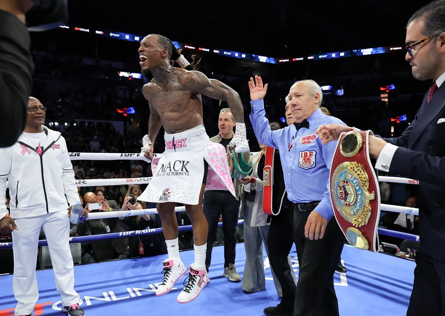 O’Shaquie Foster Defeats Emanuel Navarrete to Become Unified WBC, WBO and IBF Champion